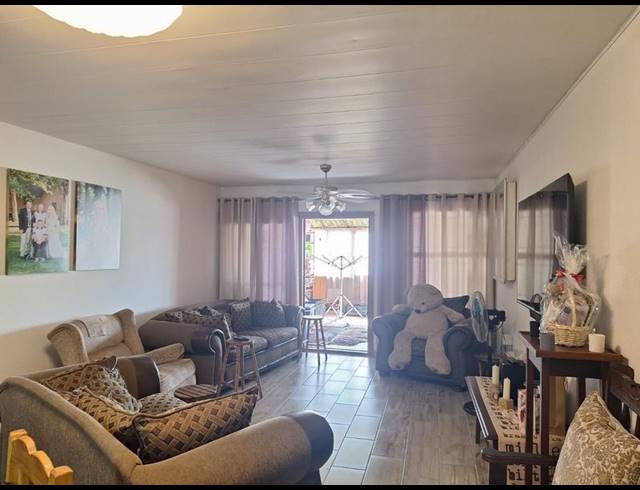 3 BEDROOM TOWNHOUSE FOR SALE IN BRAKPAN CENTRAL